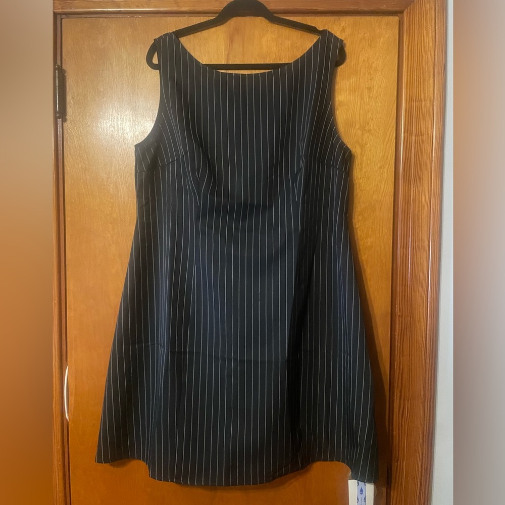 Elegant Black Pinstripe Dress XL